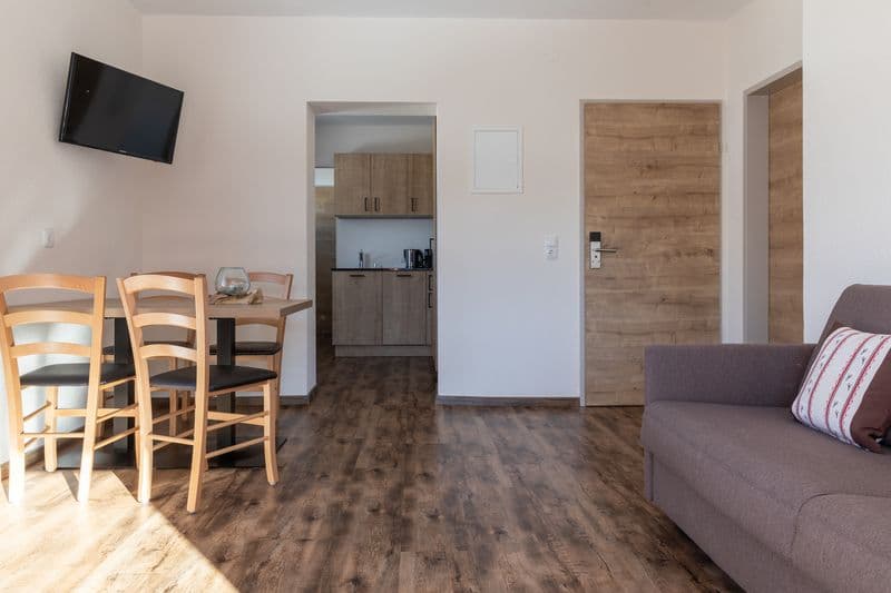 2 bedroom apartment LI — photo 2
