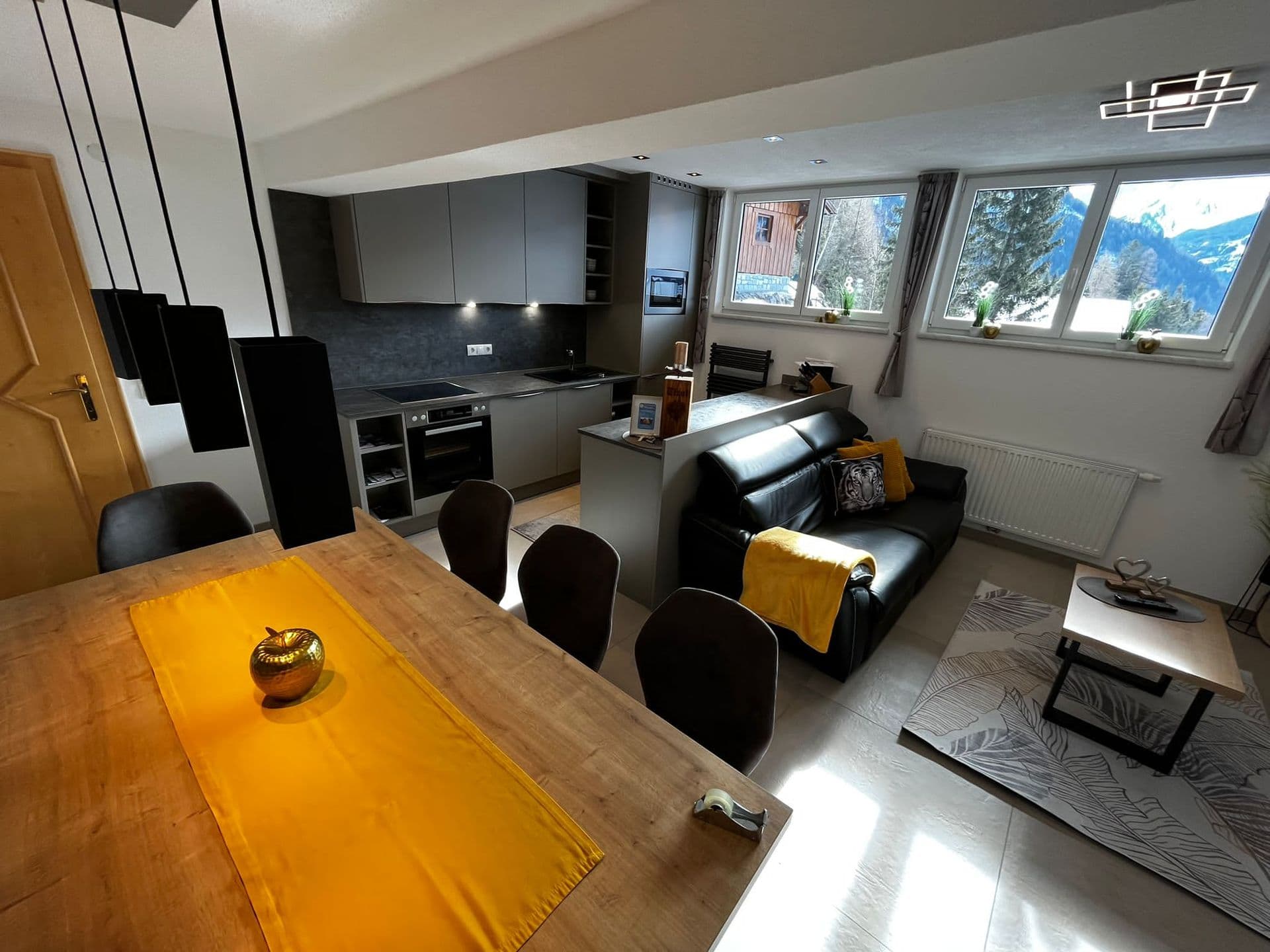 Modern 3 bedroom apartment AW