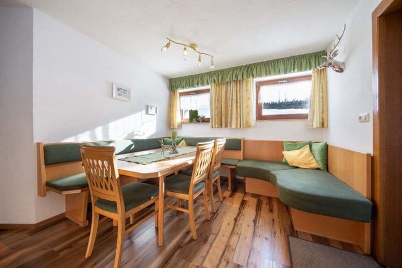 3 bedroom apartment with garden — photo 2