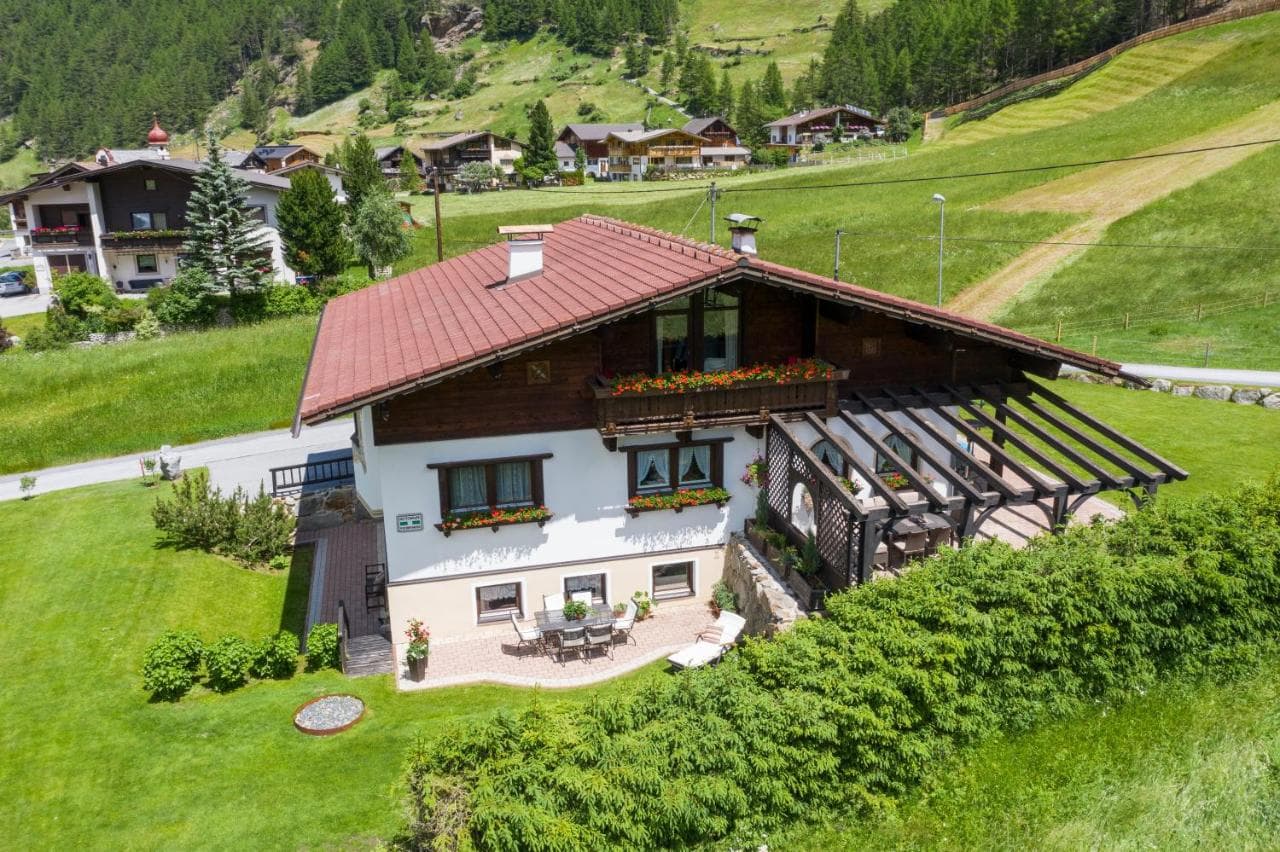 3 bedroom apartment with garden